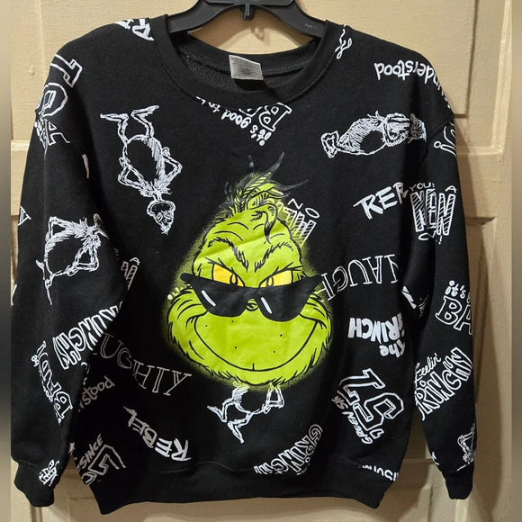 Grinch Graffiti Graphic Ling Sleeve Pullover NWOT - Picture 1 of 3